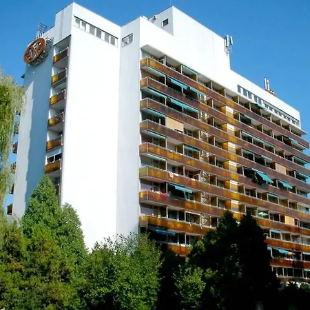 Neptun Apartman Apartment